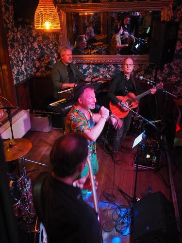 Tünnes Delüxe - live 2024