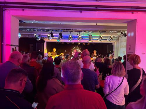 Tünnes Delüxe - live 2024