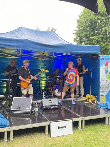 Tünnes Delüxe - live 2025