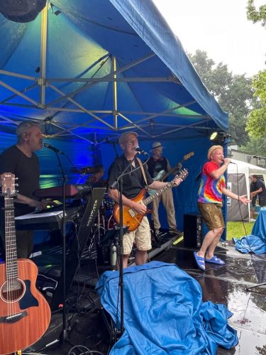 Tünnes Delüxe - live 2025