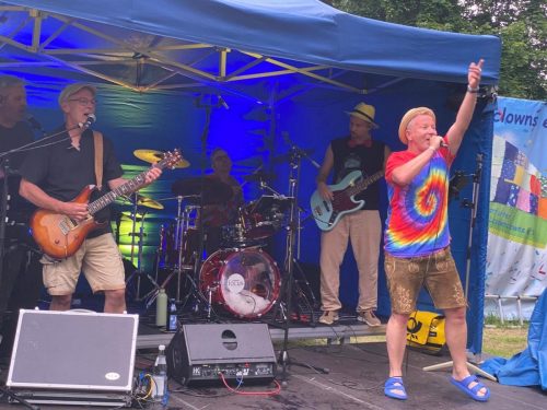 Tünnes Delüxe - live 2025