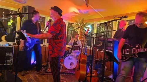 Tünnes Delüxe - live 2023