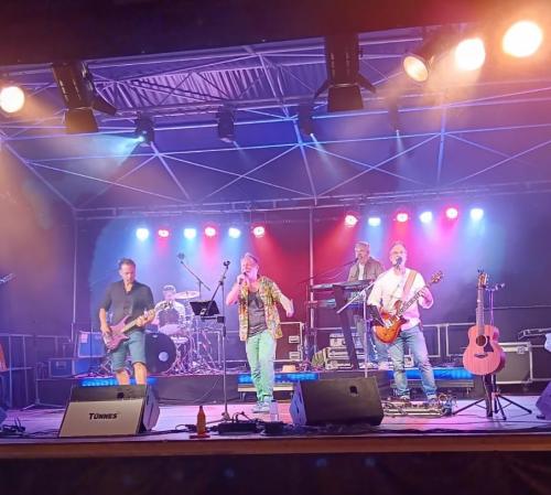 Tünnes Delüxe - live 2023