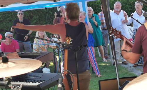 Tünnes Delüxe - live 2023