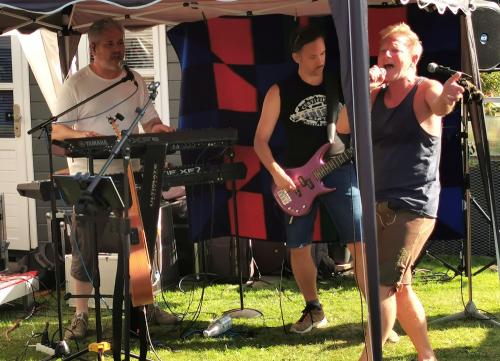 Tünnes Delüxe - live 2023