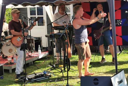 Tünnes Delüxe - live 2023