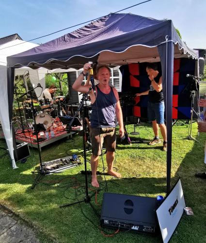 Tünnes Delüxe - live 2023