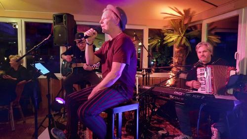 Tünnes Delüxe - live 2022